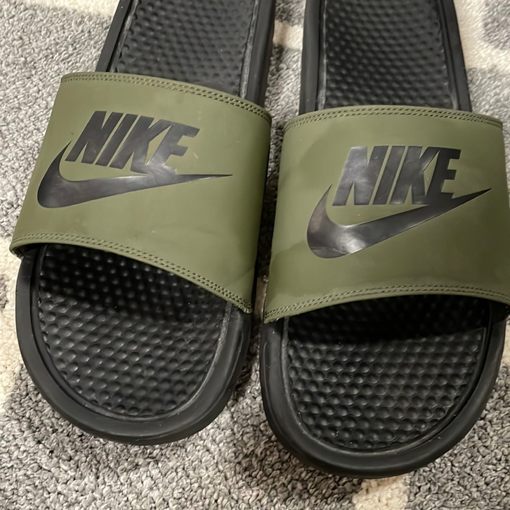 Nike. Mens slides